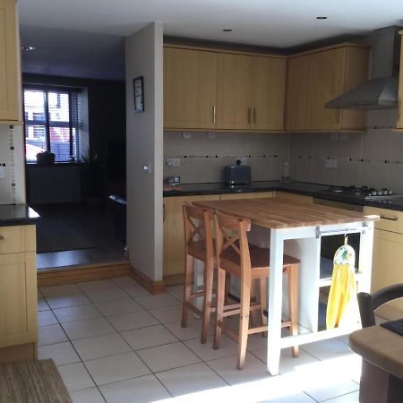 6 Beili Priory Apartment Abergavenny Exterior foto