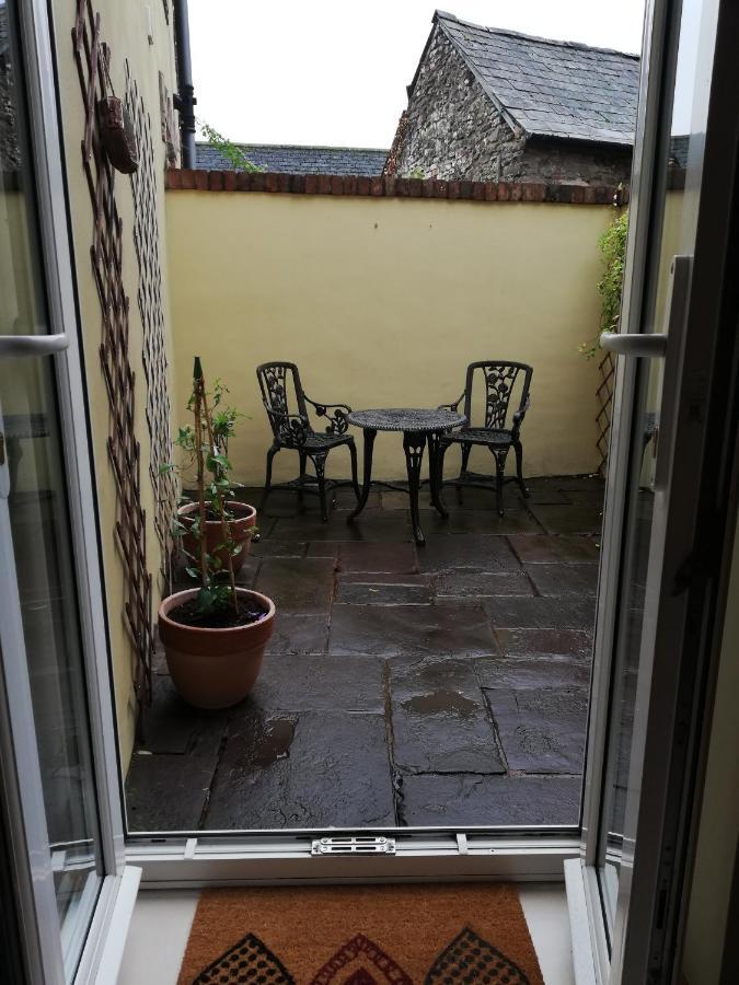 6 Beili Priory Apartment Abergavenny Exterior foto